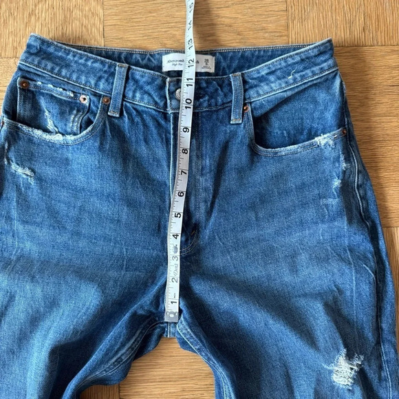 Abercrombie & Fitch Size 28 6L High Rise Long Mom Jeans Blue Distressed Denim - Picture 8 of 10